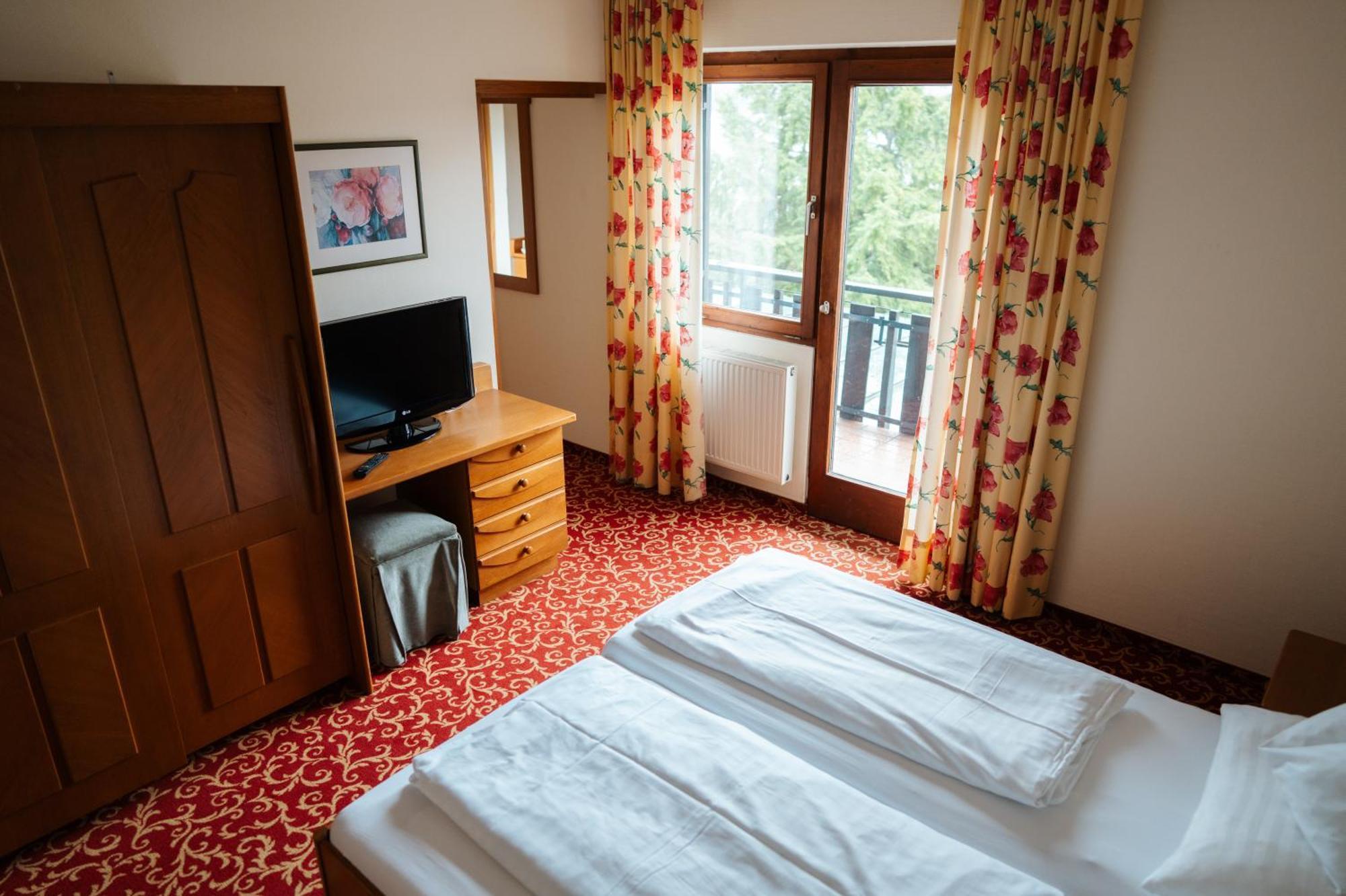Seehotel Ressmann Drobollach am Faakersee Exterior photo